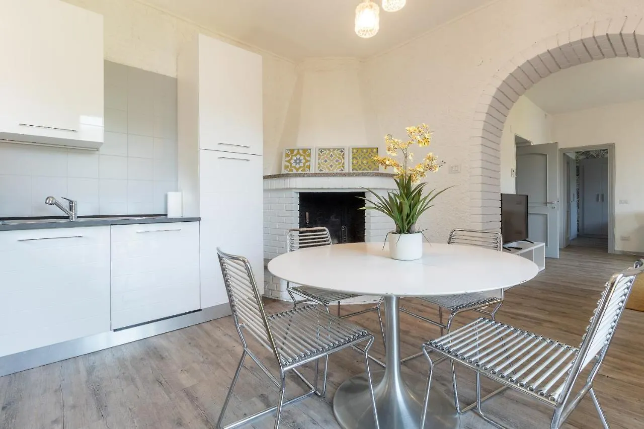 L Como Lake Apartment Italy
