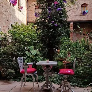 il-giardino-ferrara.emilia-romagnahotels.net/